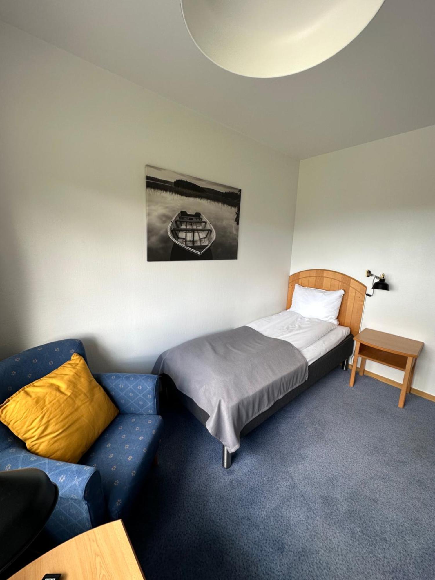 Honne Hotell Biri Habitación foto